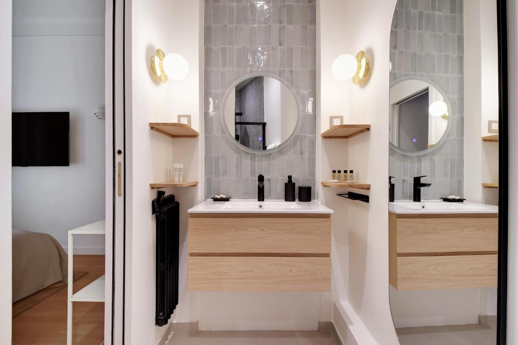 Apartment Saint Honore
