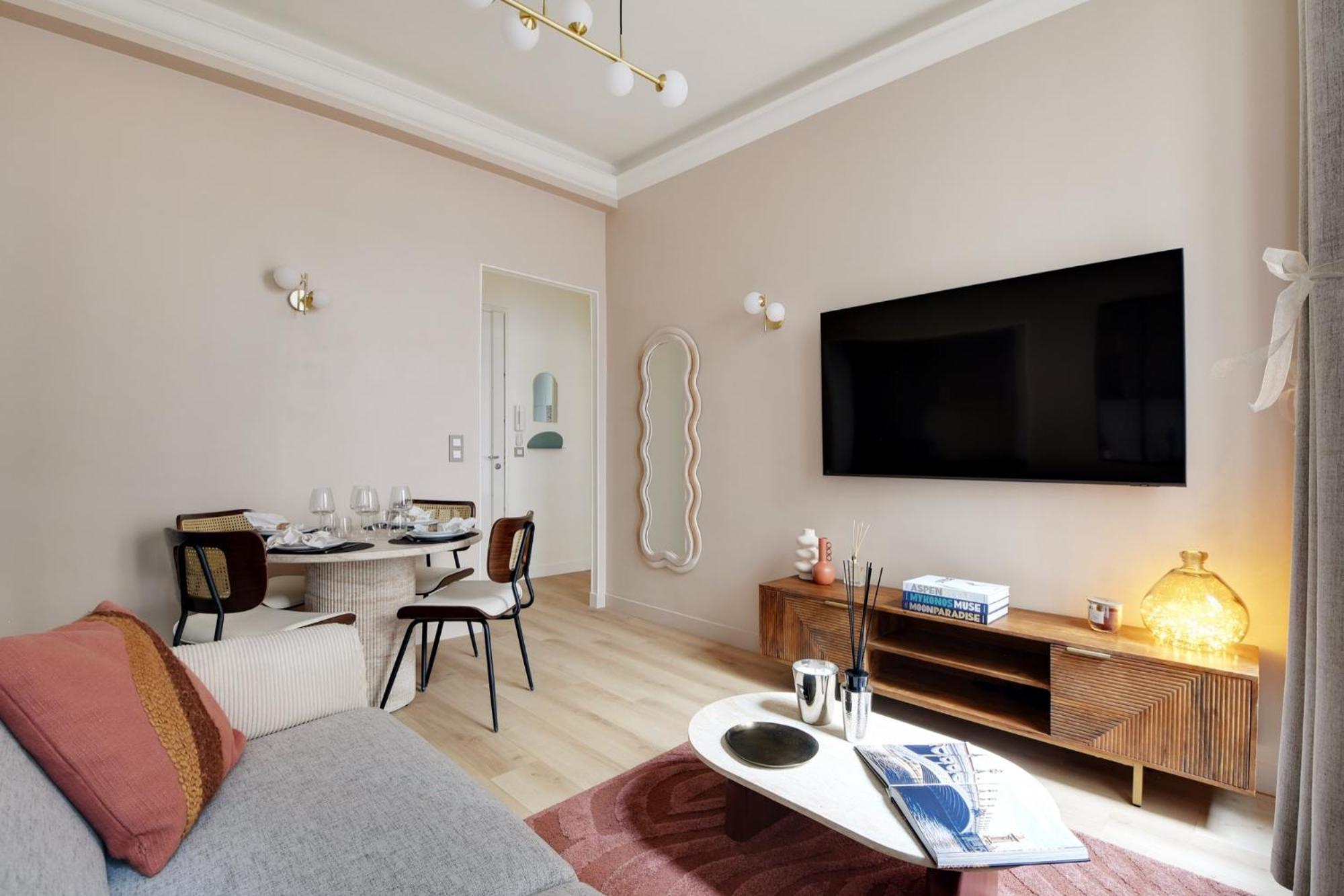 Saint Honore Apartment Paris